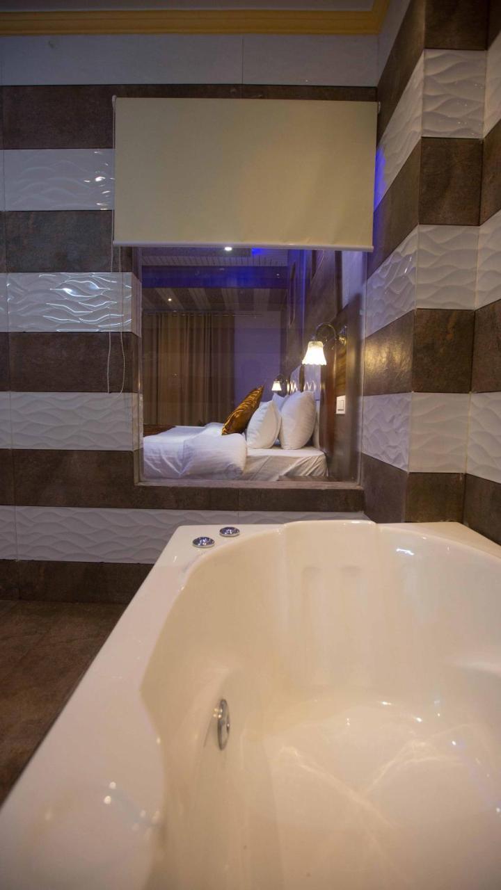 Hotel Kings Regency Drang Екстериор снимка