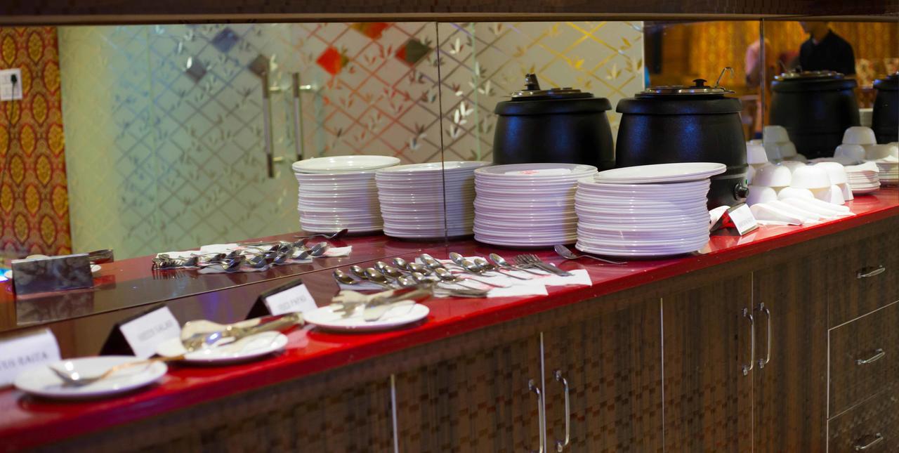 Hotel Kings Regency Drang Екстериор снимка