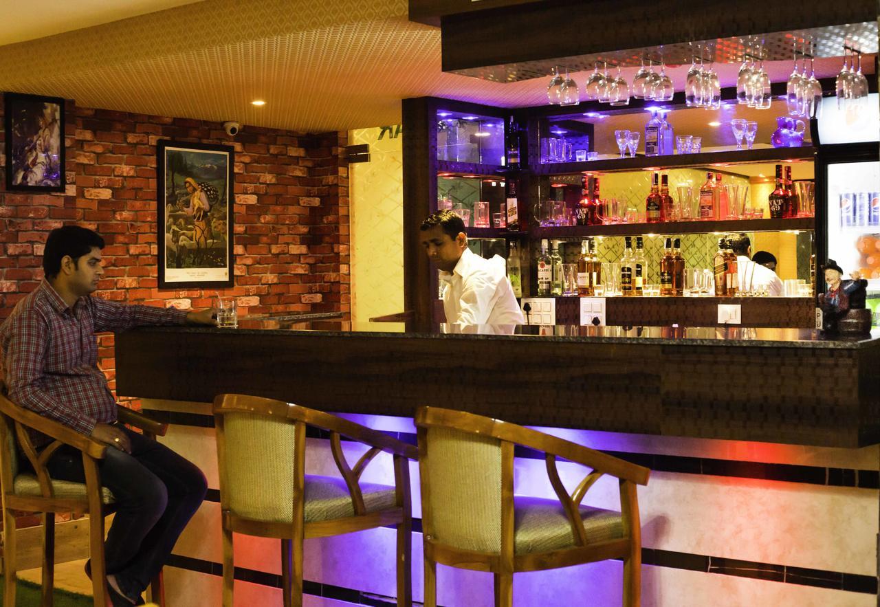 Hotel Kings Regency Drang Екстериор снимка