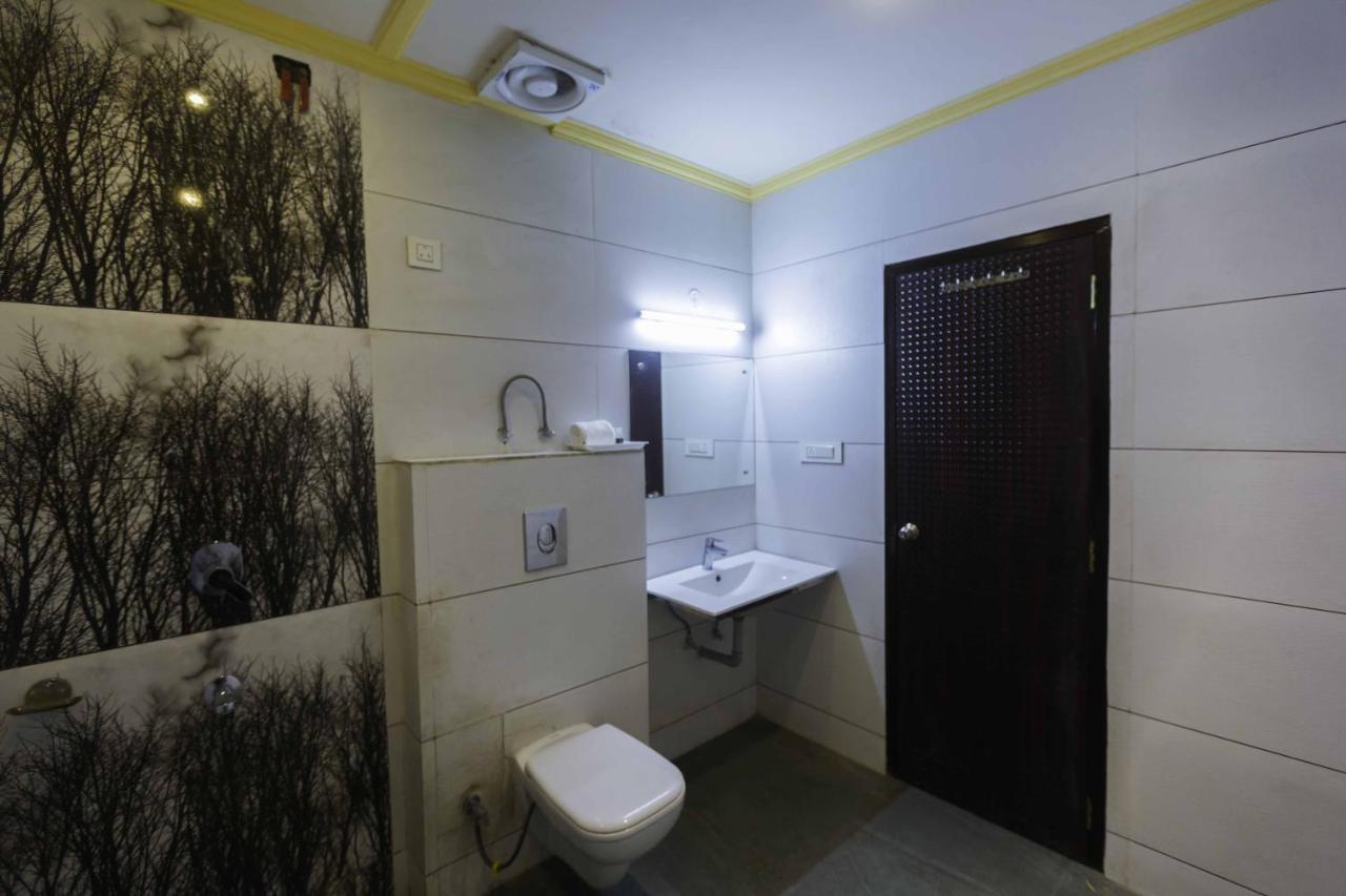 Hotel Kings Regency Drang Екстериор снимка