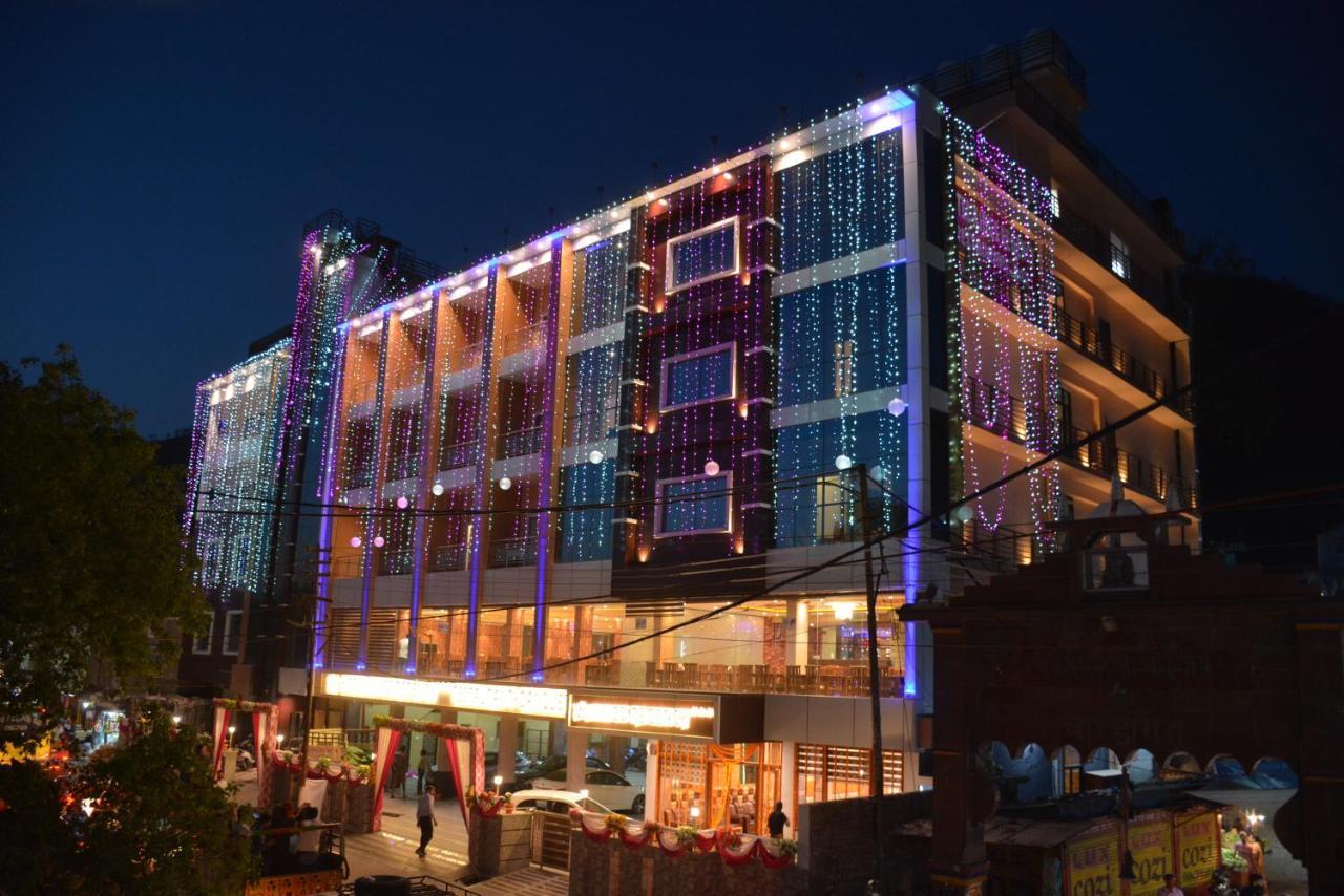 Hotel Kings Regency Drang Екстериор снимка