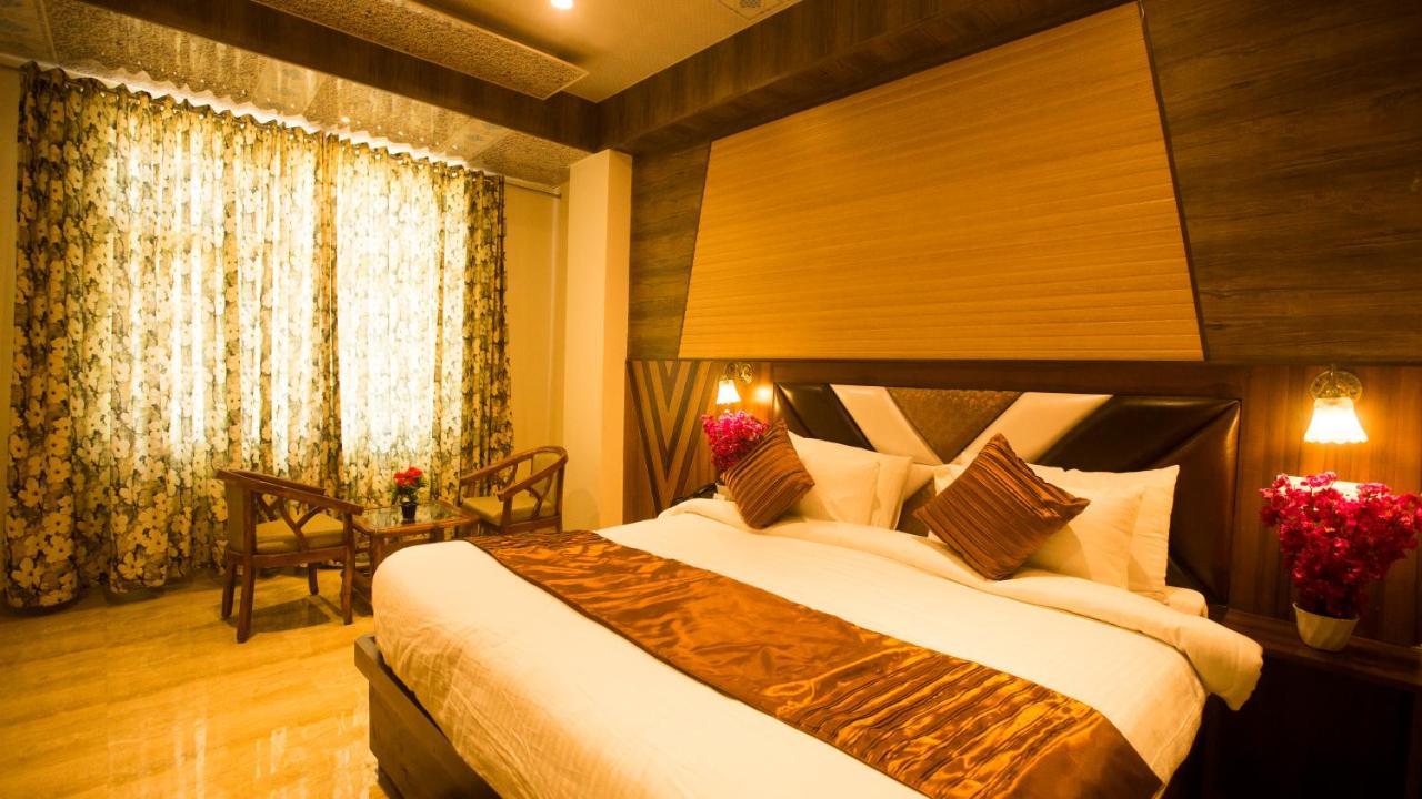 Hotel Kings Regency Drang Екстериор снимка